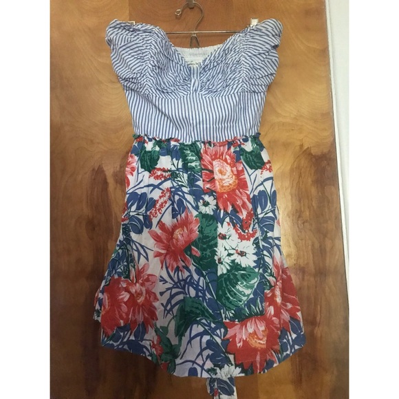 Abercrombie & Fitch Strapless Mini (large) - Picture 2 of 4